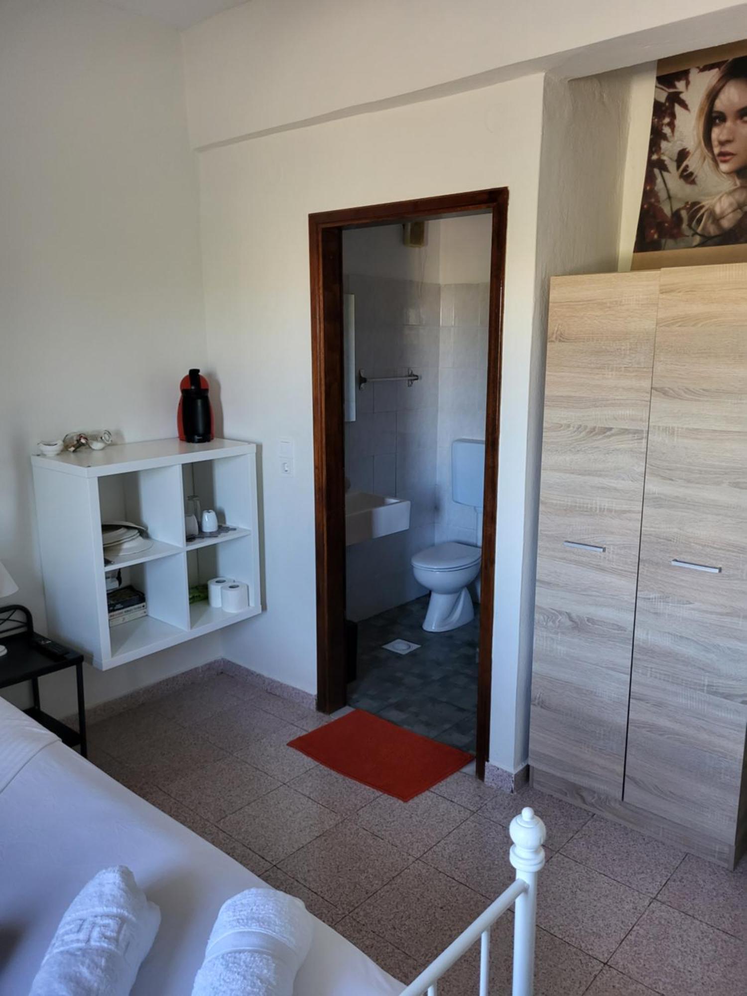 Black Fig Pollonia Room photo